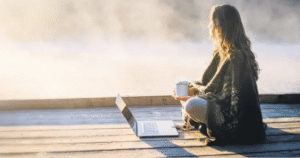 Modern Dünyada Sakin Yaşamanın Sanatı: Yavaşlamak Kaybetmek Değil