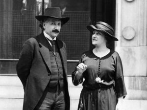 Edebiyatın Sessiz Kahramanları: Günlükler ve Mektuplar